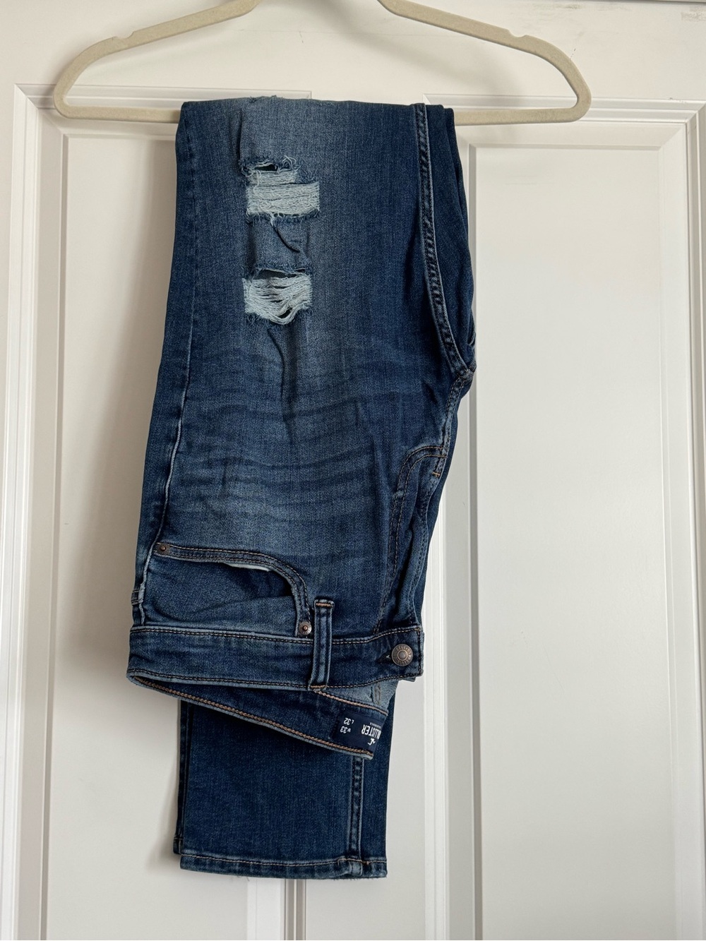 Hollister Men’s 33 x 32 Stacked Skinny Advanced Stretch Distressed Denim Jeans